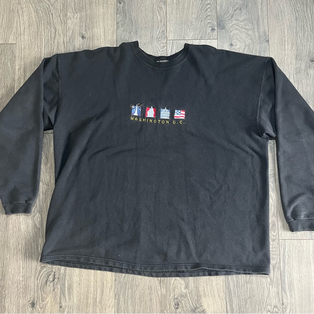 Black Washington D.C. Graphic Sweatshirt